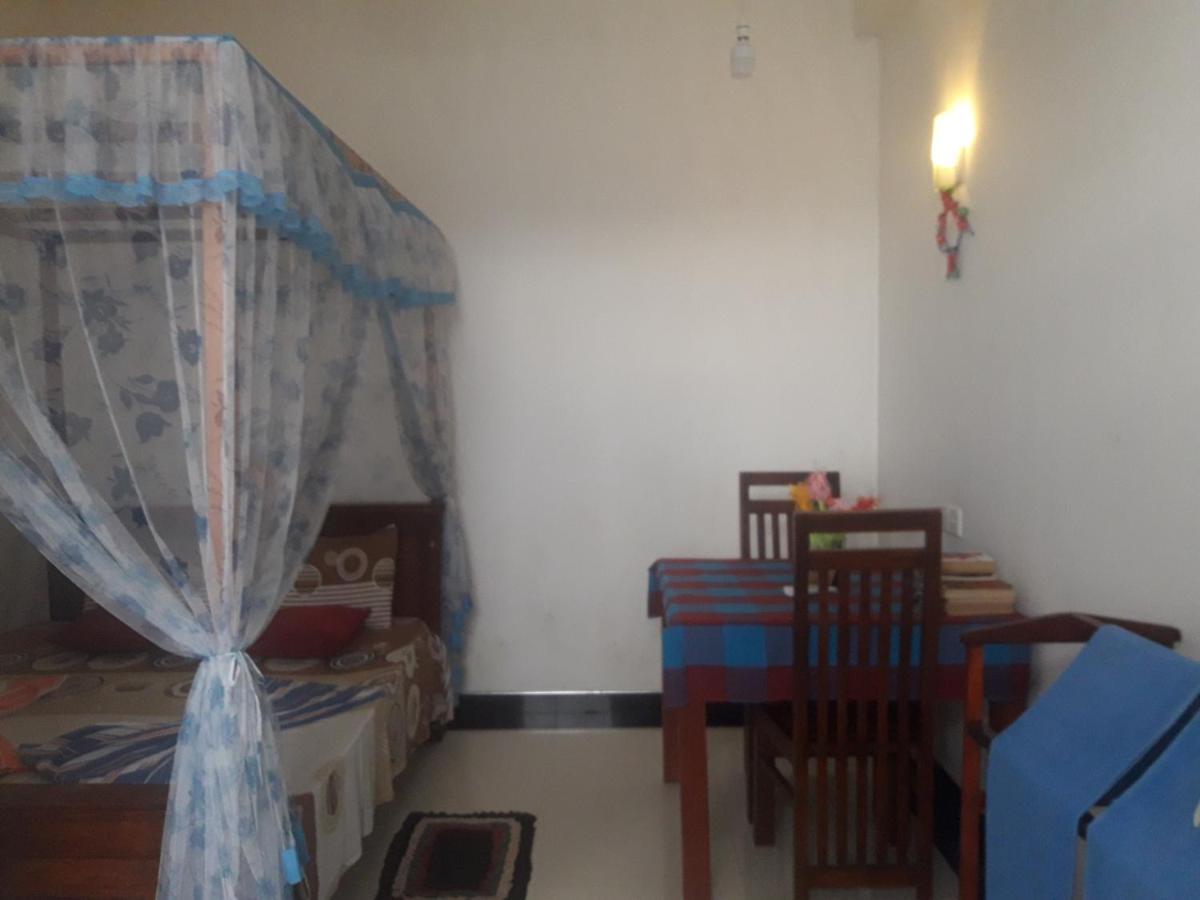 Top Sea View Guest Mirissa Luaran gambar